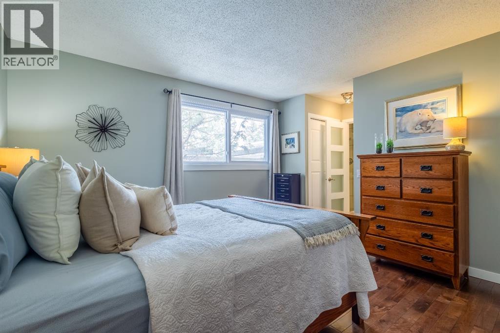 5617 Dalcastle Hill NW, Calgary, Alberta  T3A 2A2 - Photo 15 - A2297471