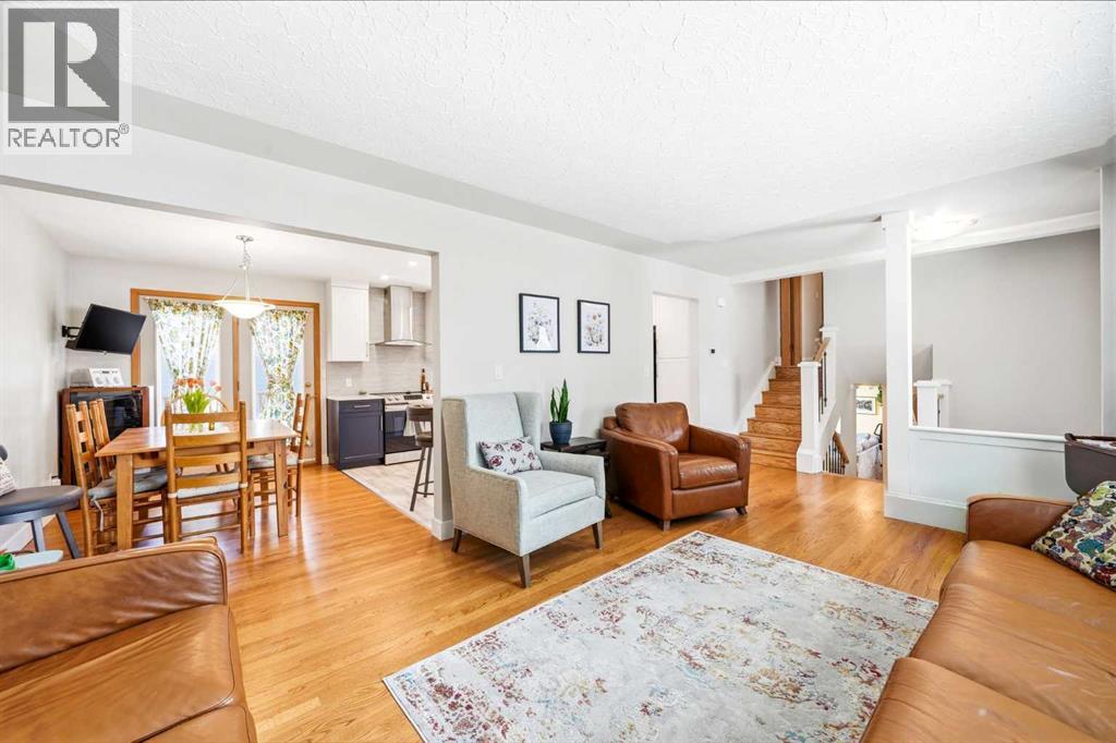 2724 Lougheed Drive Sw, Calgary, Alberta  T3E 5T6 - Photo 8 - A2298102