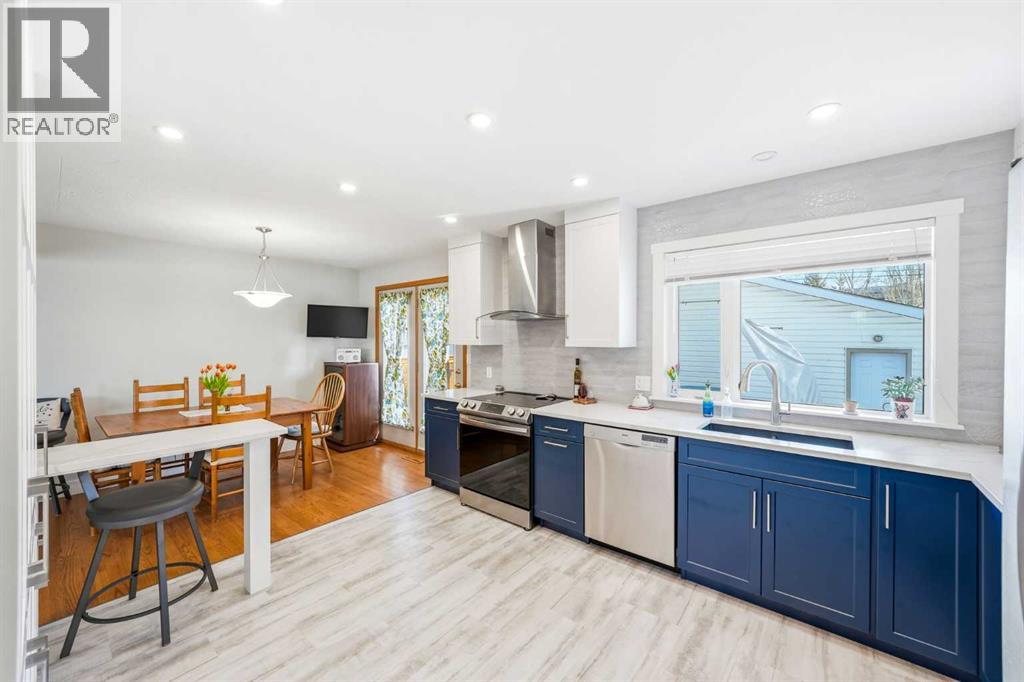 2724 Lougheed Drive Sw, Calgary, Alberta  T3E 5T6 - Photo 13 - A2298102