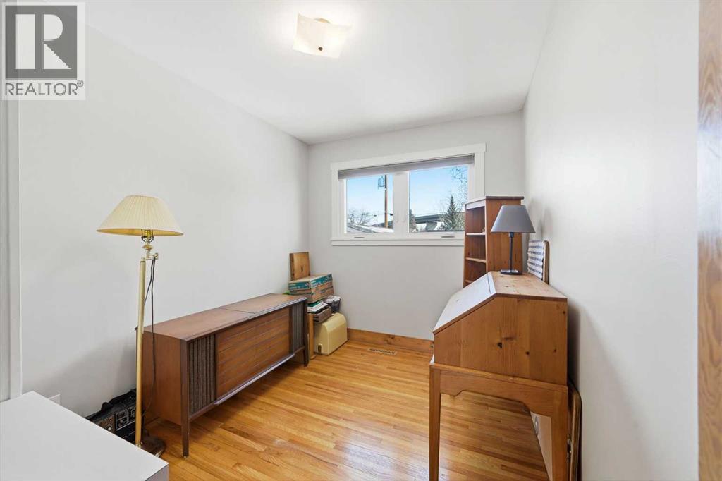 2724 Lougheed Drive Sw, Calgary, Alberta  T3E 5T6 - Photo 16 - A2298102