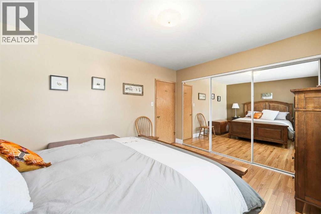 2724 Lougheed Drive Sw, Calgary, Alberta  T3E 5T6 - Photo 21 - A2298102