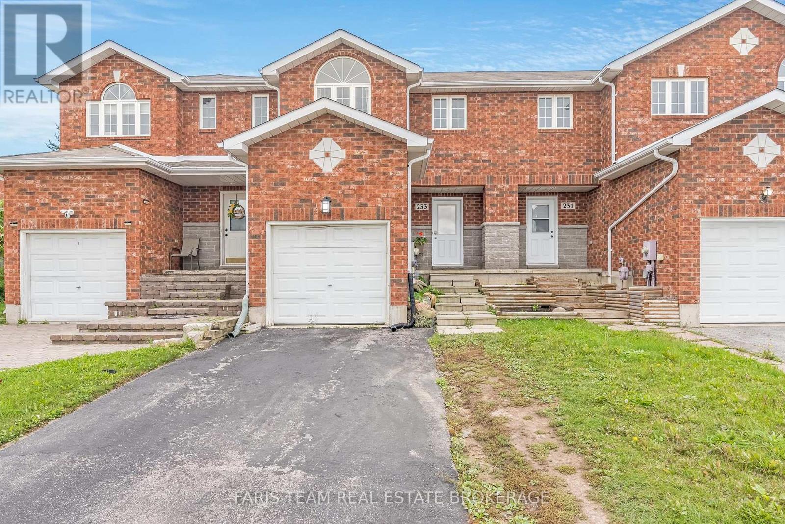 233 STANLEY STREET, Barrie, Ontario