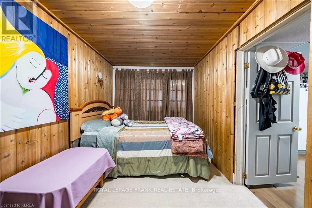 37 Sussex Street N, Kawartha Lakes (Lindsay), Ontario  K9V 4H6 - Photo 11 - X12957646