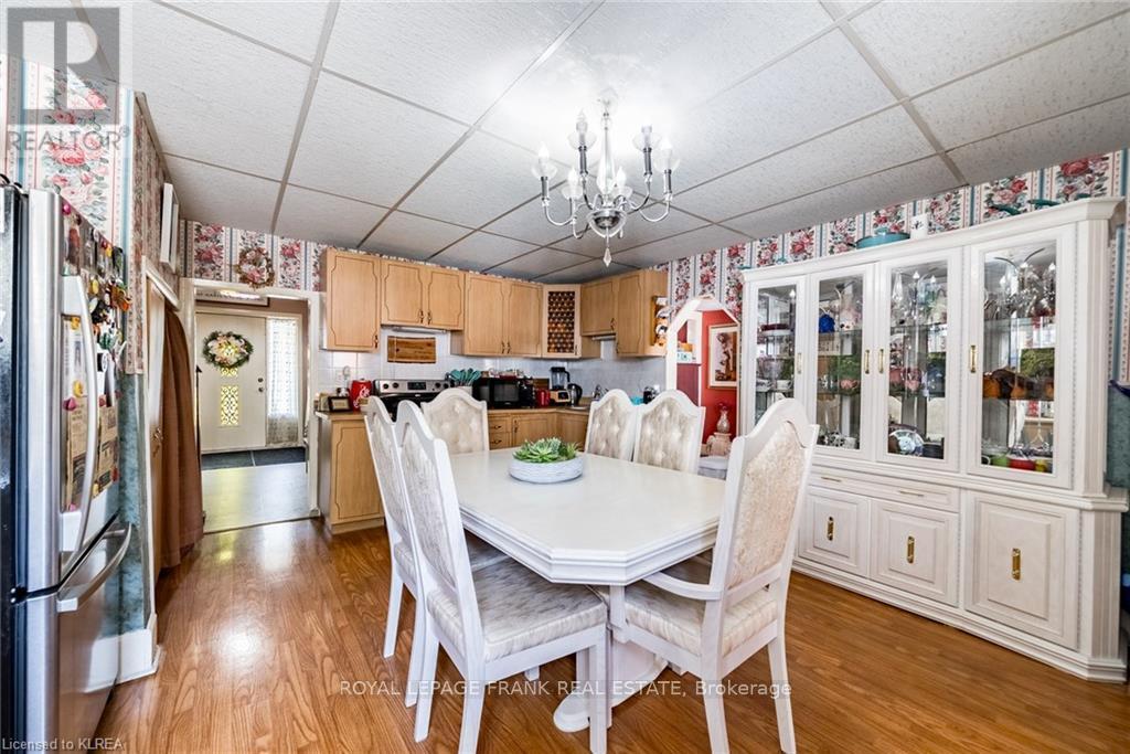 37 Sussex Street N, Kawartha Lakes (Lindsay), Ontario  K9V 4H6 - Photo 22 - X12957646