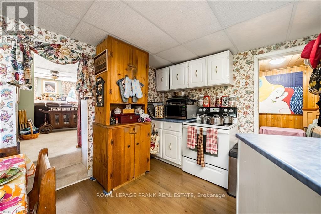 37 Sussex Street N, Kawartha Lakes (Lindsay), Ontario  K9V 4H6 - Photo 31 - X12957646