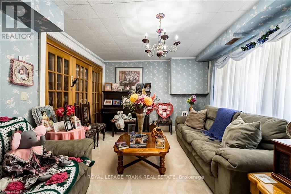 37 Sussex Street N, Kawartha Lakes (Lindsay), Ontario  K9V 4H6 - Photo 4 - X12957646