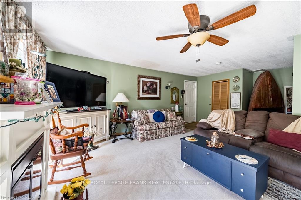 37 Sussex Street N, Kawartha Lakes (Lindsay), Ontario  K9V 4H6 - Photo 7 - X12957646