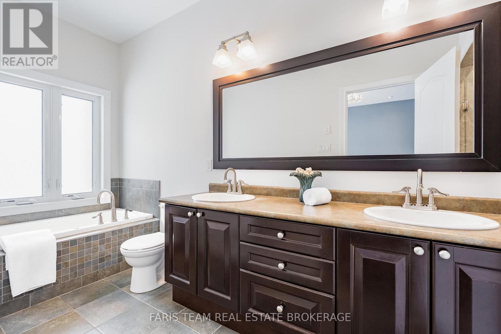 30 Fisher Drive, Adjala-Tosorontio, Ontario  L0M 1J0 - Photo 14 - N12827874