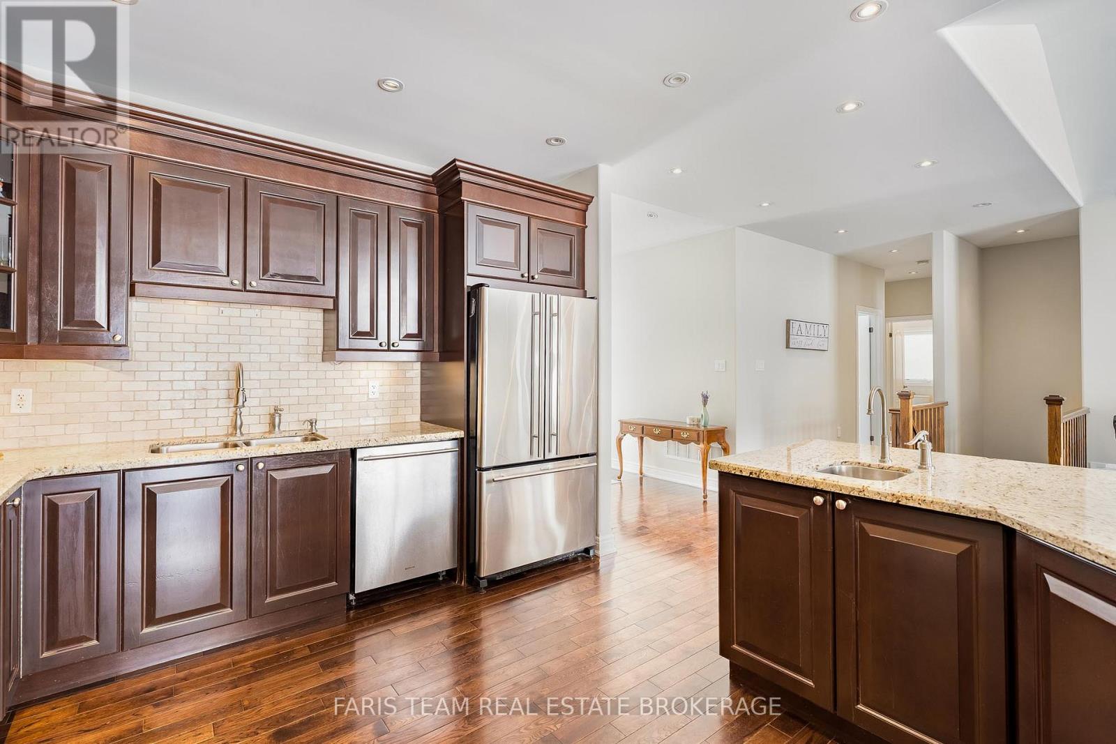 30 Fisher Drive, Adjala-Tosorontio, Ontario  L0M 1J0 - Photo 5 - N12827874