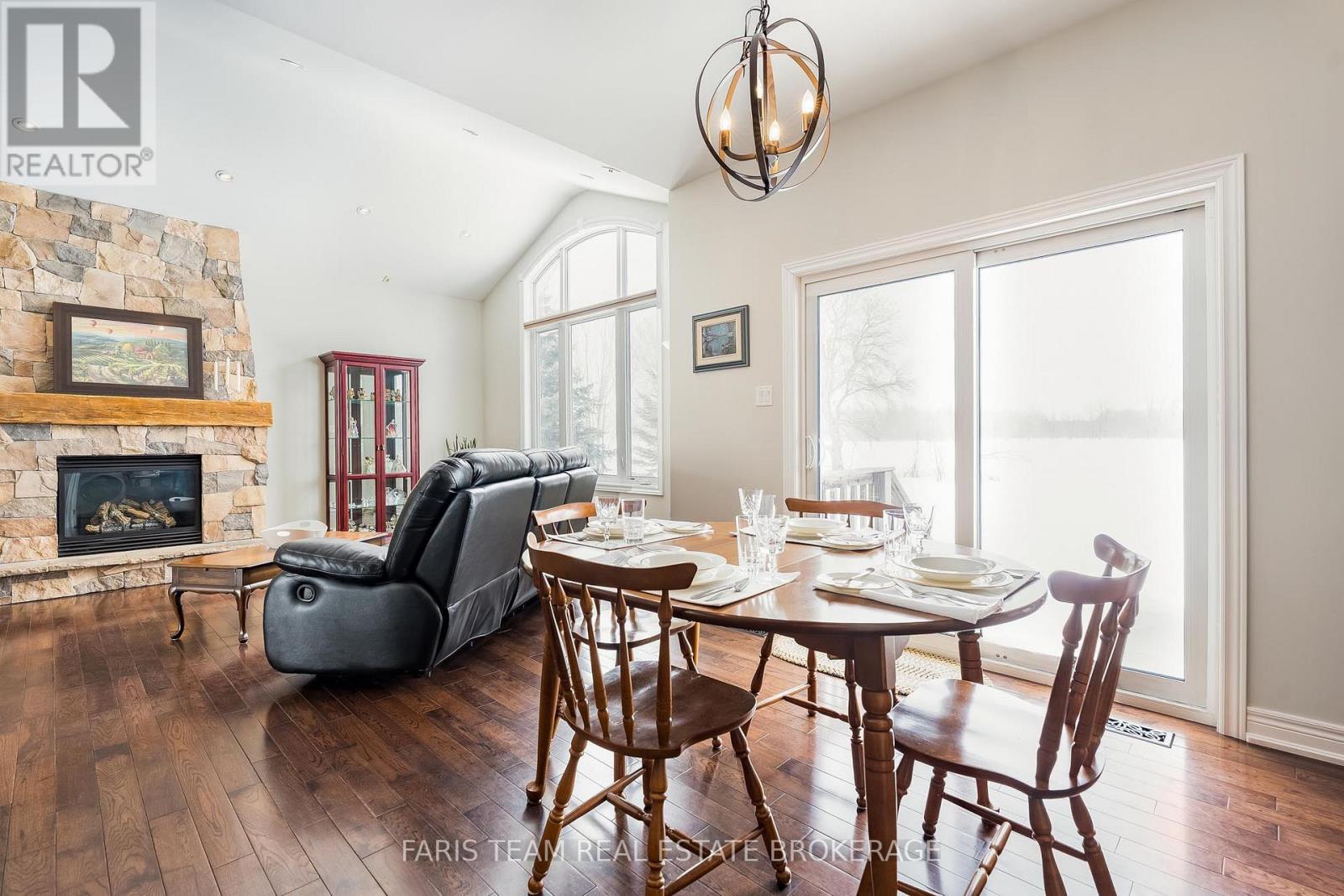 30 Fisher Drive, Adjala-Tosorontio, Ontario  L0M 1J0 - Photo 9 - N12827874