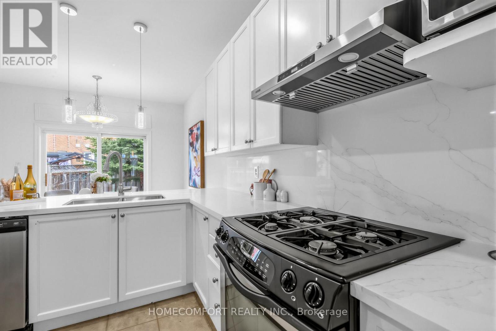 52 Victoria Wood Avenue, Markham, Ontario  L6E 1K1 - Photo 23 - N12957610