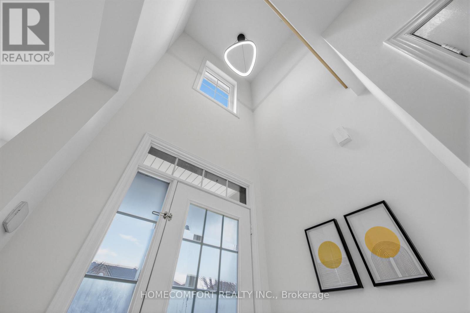 52 Victoria Wood Avenue, Markham, Ontario  L6E 1K1 - Photo 3 - N12957610