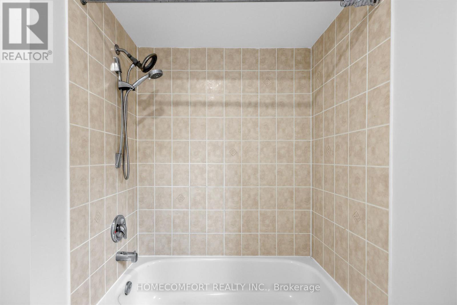 52 Victoria Wood Avenue, Markham, Ontario  L6E 1K1 - Photo 43 - N12957610