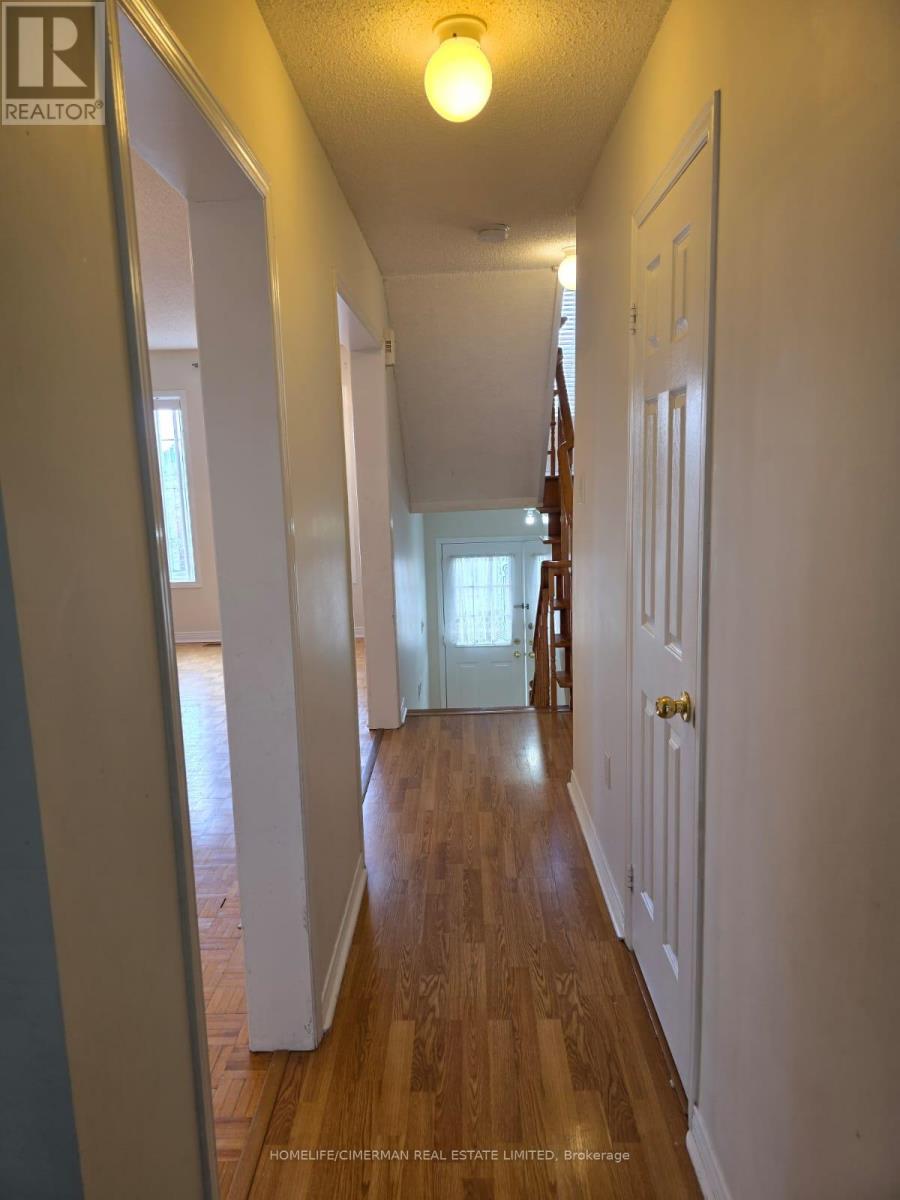 Upper - 161 Sassafras Circle, Vaughan, Ontario  L4J 8M6 - Photo 3 - N12957642