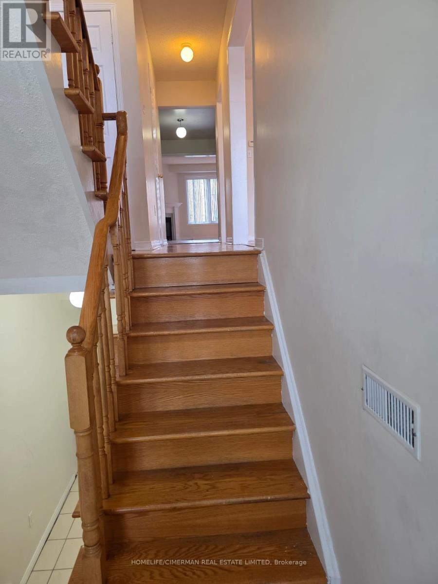 Upper - 161 Sassafras Circle, Vaughan, Ontario  L4J 8M6 - Photo 4 - N12957642