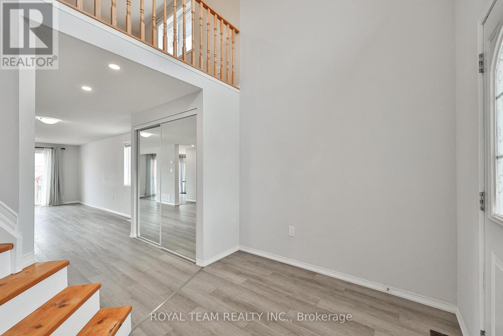 186 Madelaine Drive, Barrie (Painswick South), Ontario  L4N 0S7 - Photo 4 - S12957650