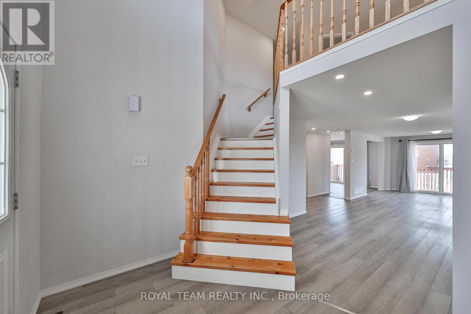 186 Madelaine Drive, Barrie (Painswick South), Ontario  L4N 0S7 - Photo 5 - S12957650