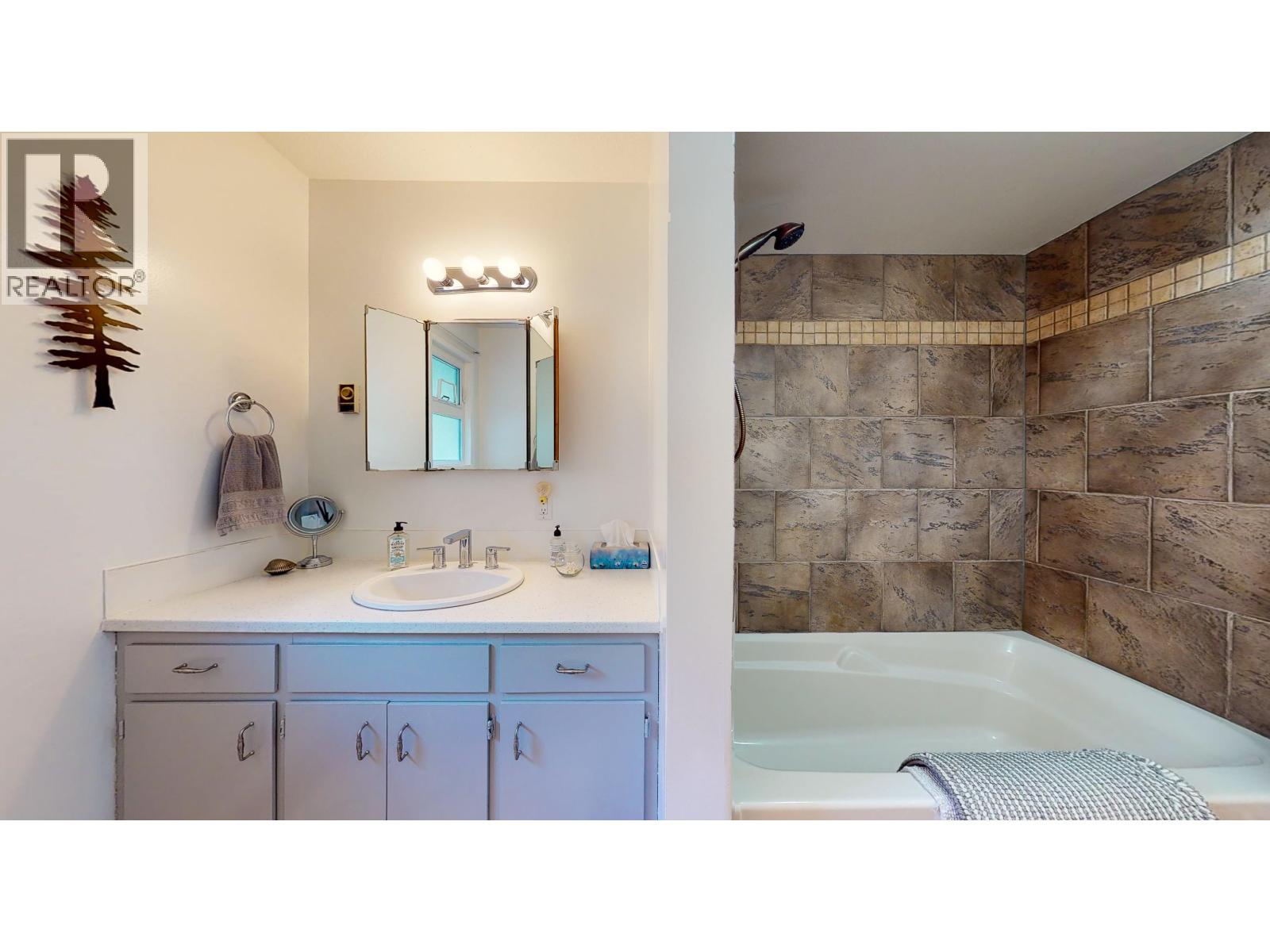 4569 Francis Peninsula Road, Madeira Park, British Columbia V0N 2H1 - Photo 23 - R3093753