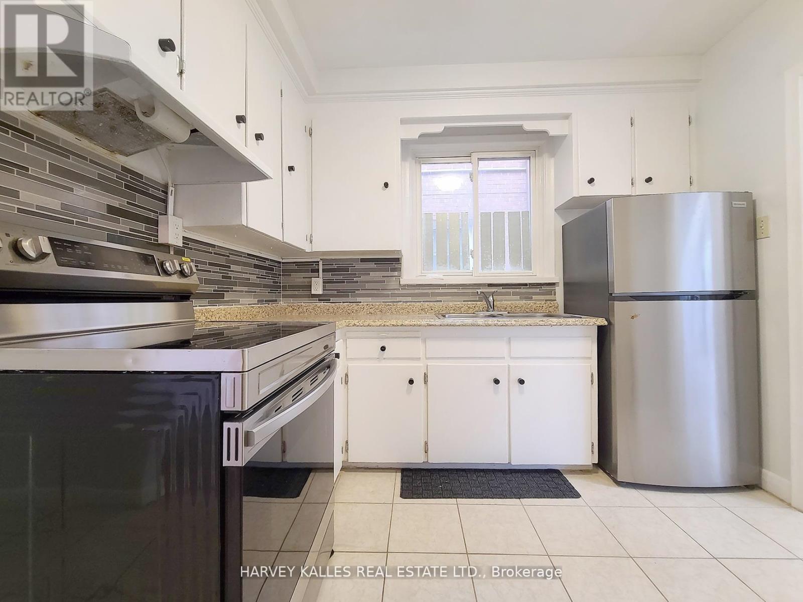 2 - 350 Hopewell Avenue, Toronto, Ontario  M6E 2S2 - Photo 7 - W12957608