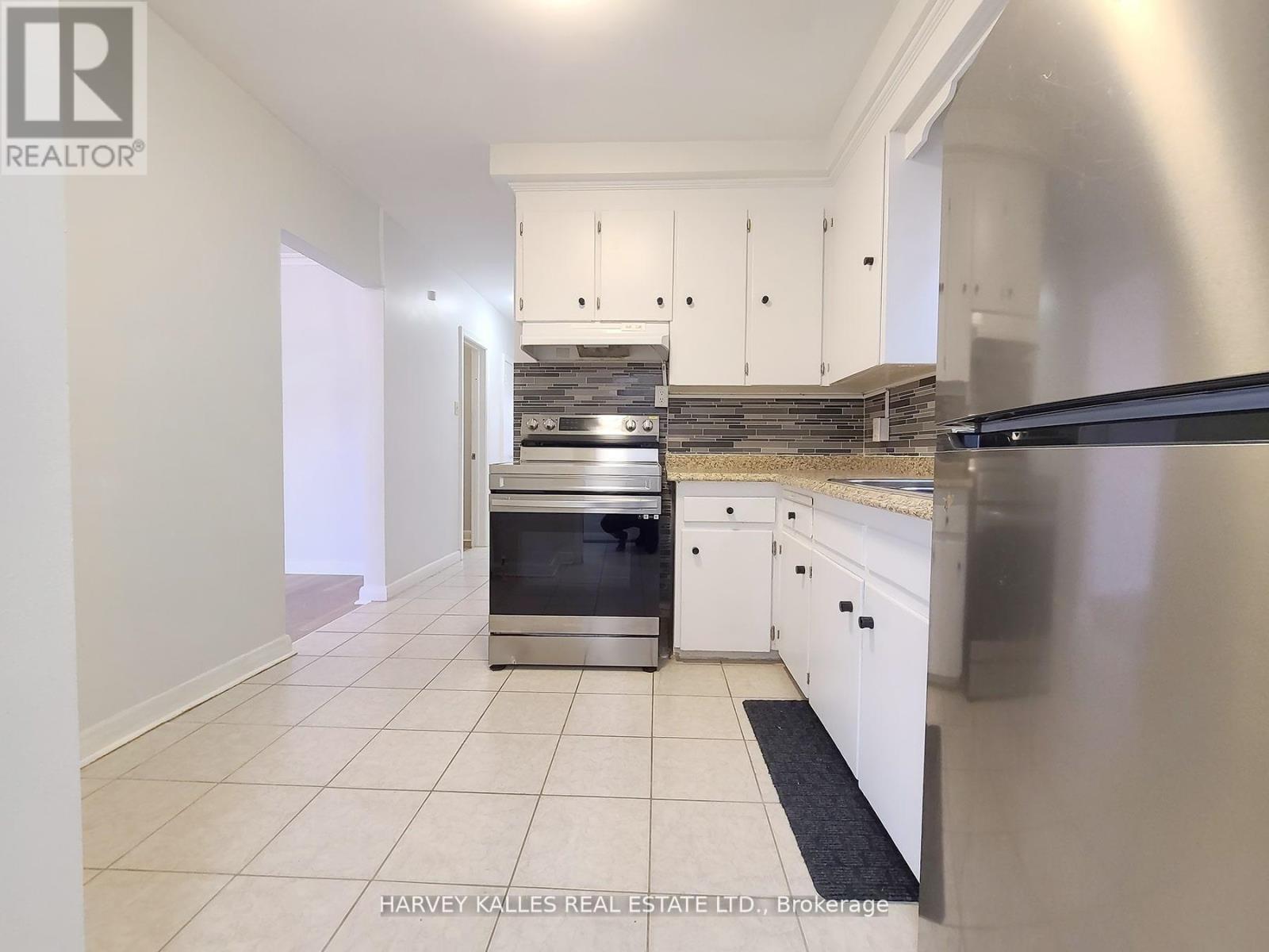 2 - 350 Hopewell Avenue, Toronto, Ontario  M6E 2S2 - Photo 8 - W12957608