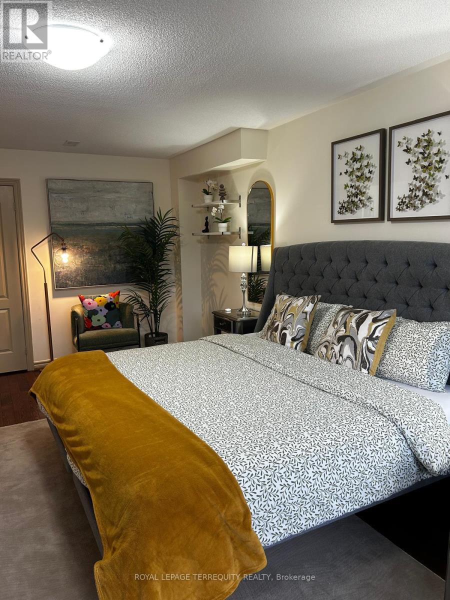 452a Horner Avenue, Toronto, Ontario  M8W 2B4 - Photo 12 - W12957614