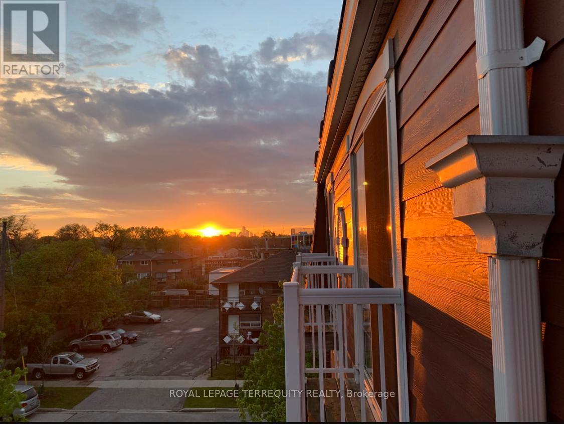 452a Horner Avenue, Toronto, Ontario  M8W 2B4 - Photo 16 - W12957614