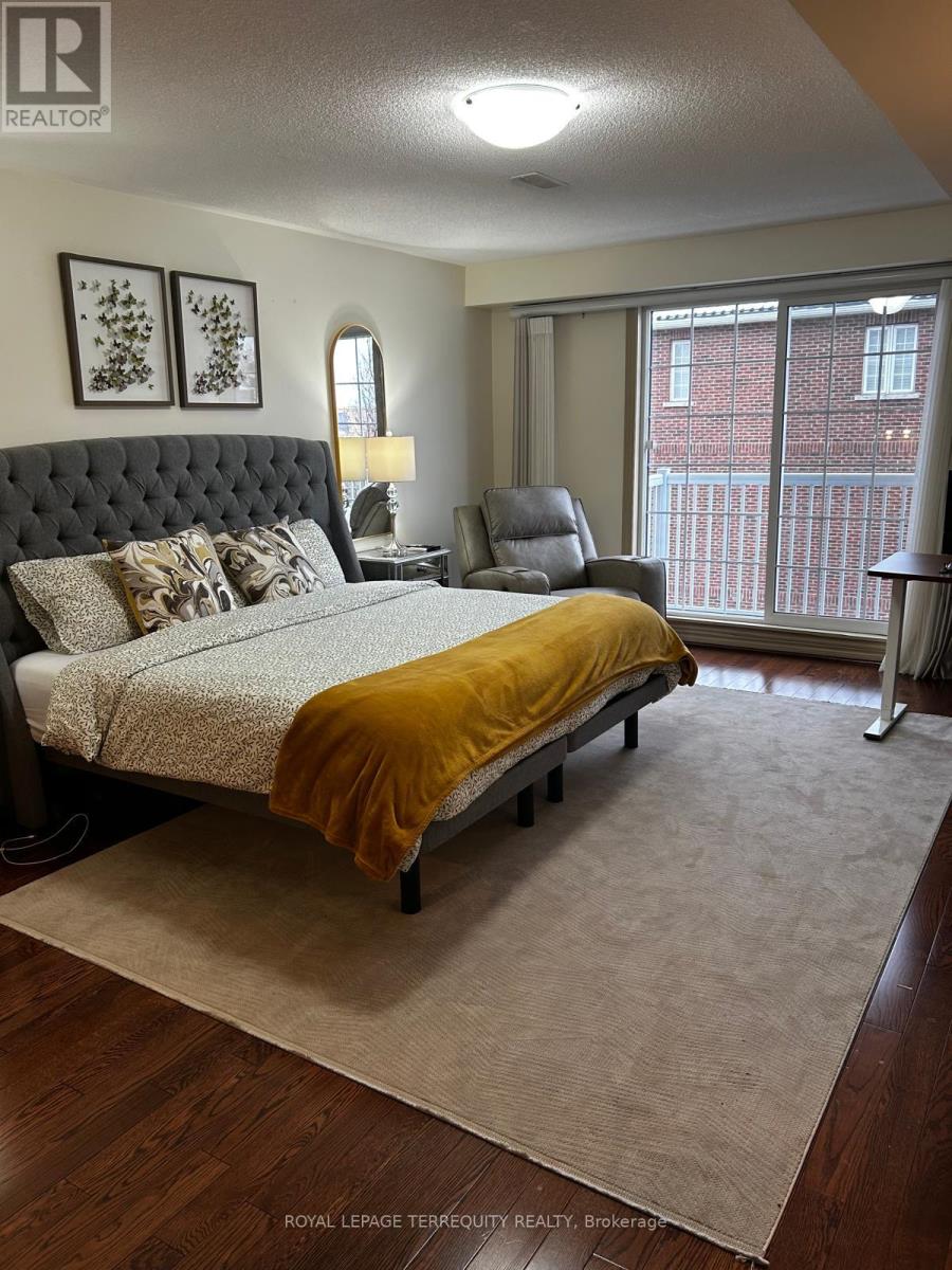 452a Horner Avenue, Toronto, Ontario  M8W 2B4 - Photo 5 - W12957614