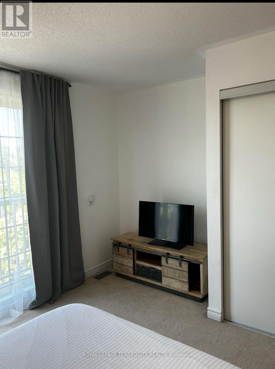 452a Horner Avenue, Toronto, Ontario  M8W 2B4 - Photo 6 - W12957614