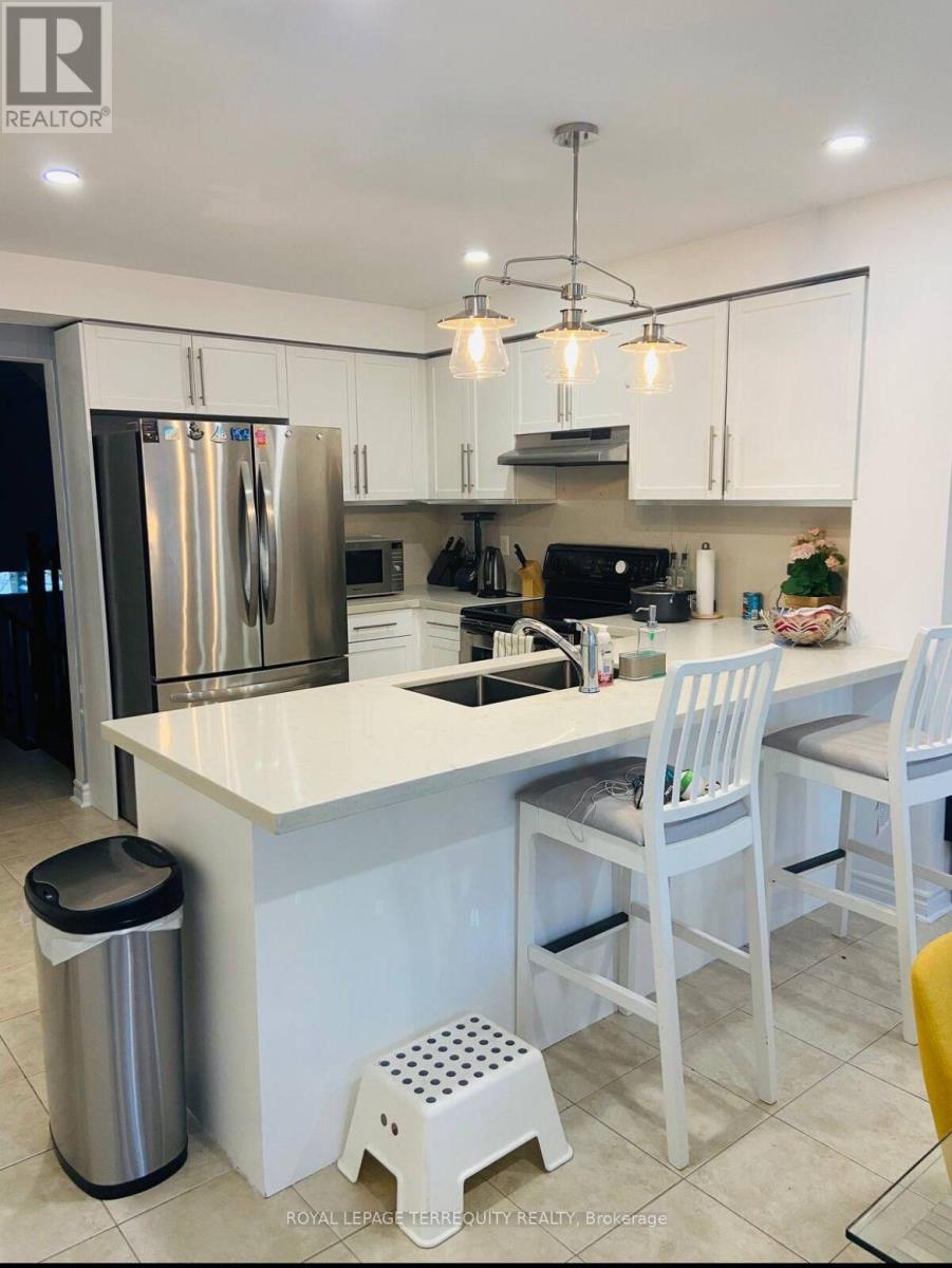 452a Horner Avenue, Toronto, Ontario  M8W 2B4 - Photo 7 - W12957614