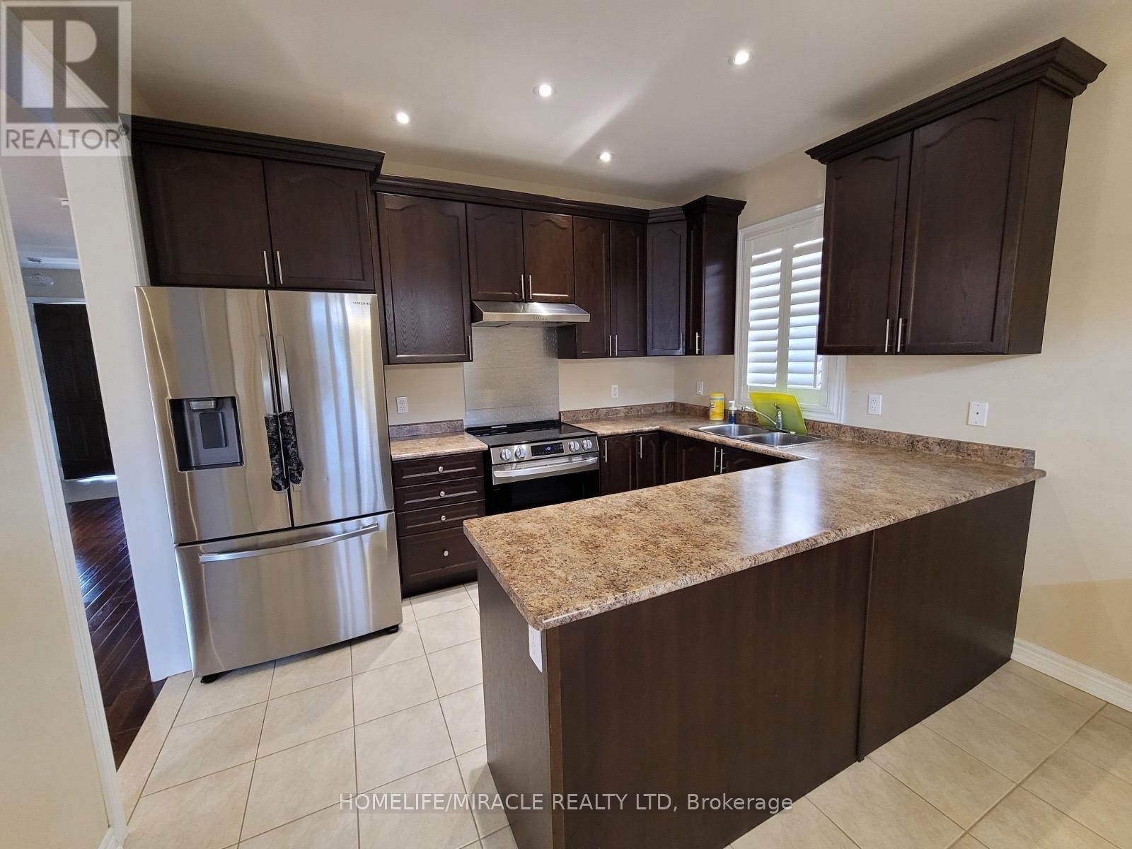 7 Campwood Crescent, Brampton, Ontario  L6P 3S5 - Photo 15 - W12957644