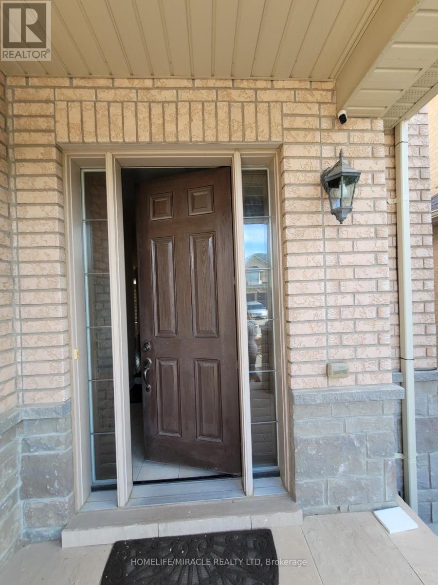 7 Campwood Crescent, Brampton, Ontario  L6P 3S5 - Photo 7 - W12957644