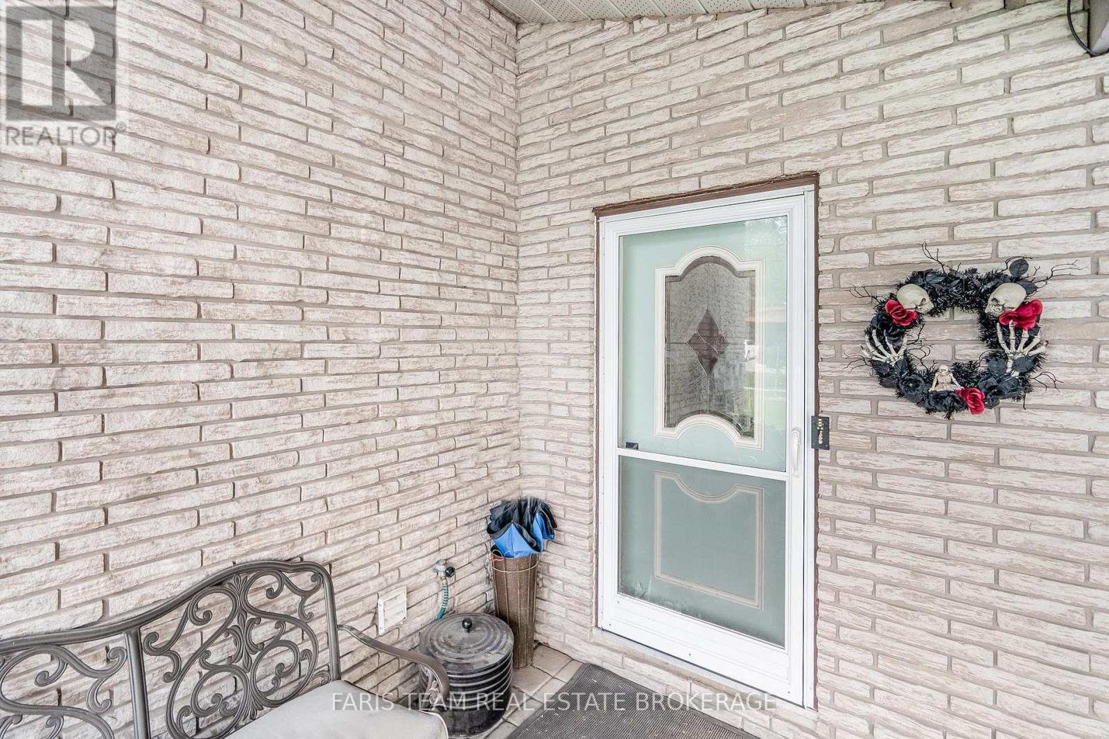 2263 25th Side Road, Innisfil, Ontario  L9S 2E5 - Photo 3 - N12797060