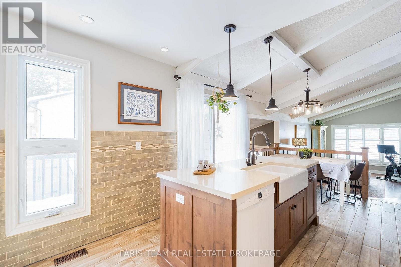 2263 25th Side Road, Innisfil, Ontario  L9S 2E5 - Photo 9 - N12797060