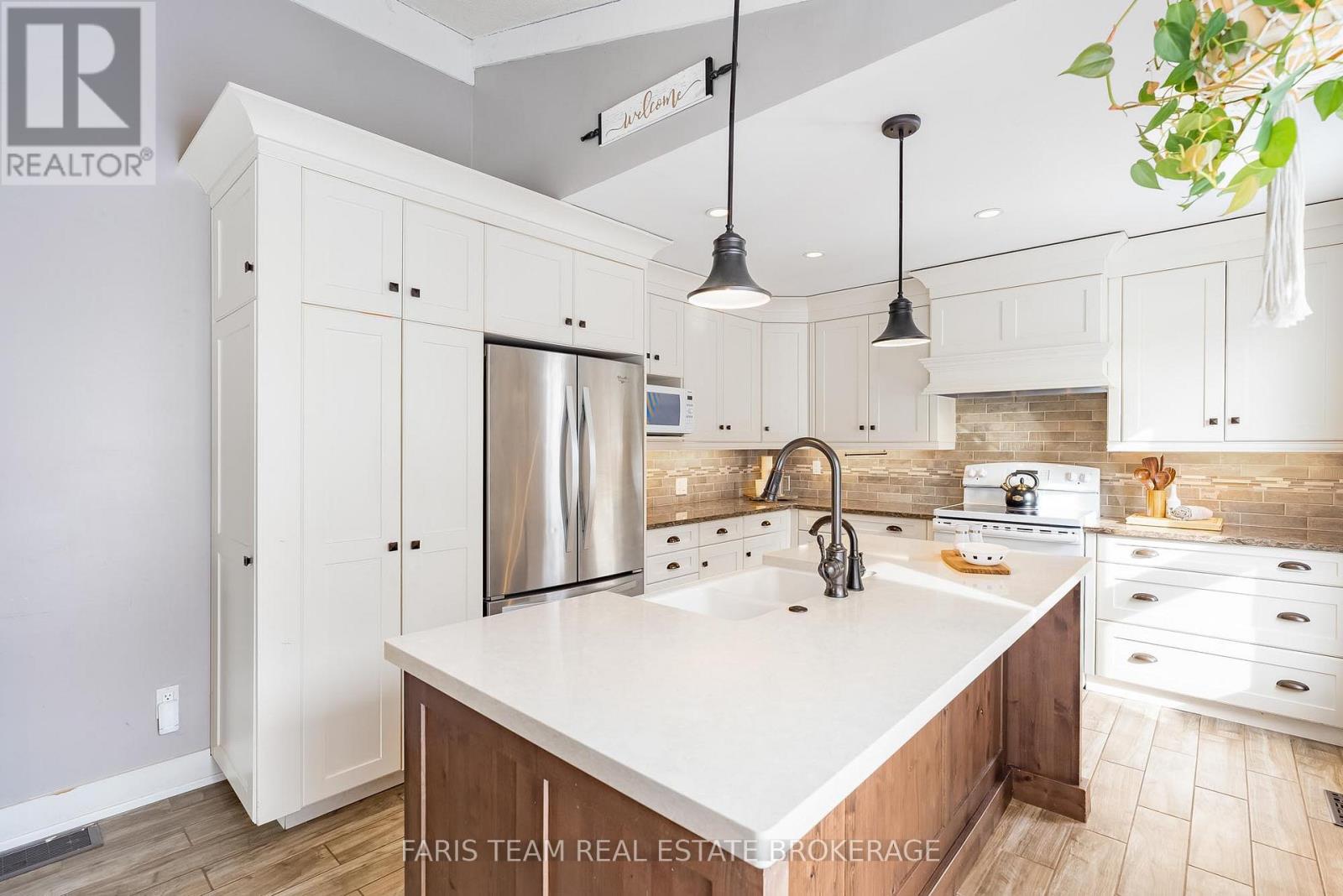 2263 25th Side Road, Innisfil, Ontario  L9S 2E5 - Photo 6 - N12797060