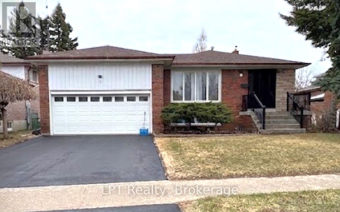 7 Briarbluff Avenue, Toronto, Ontario  M1E 3H2 - Photo 1 - E12932978