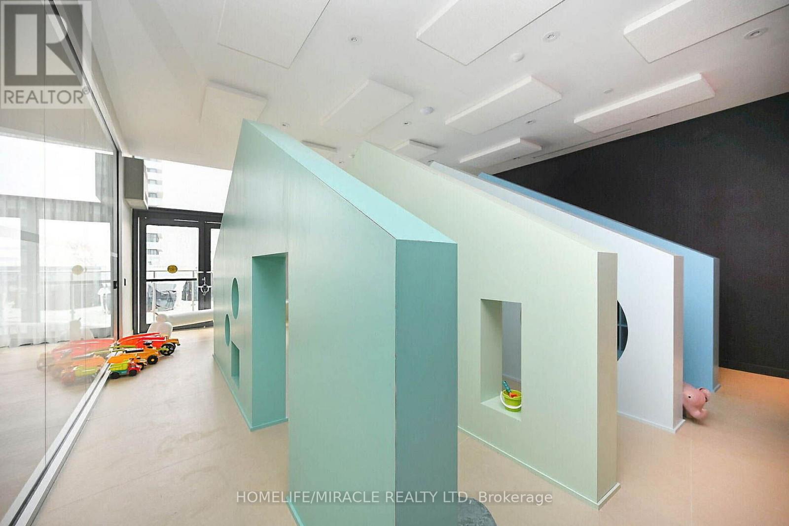 522 - 3900 Confederation Parkway, Mississauga, Ontario L5B 0M3 - Photo 42 - W12778388