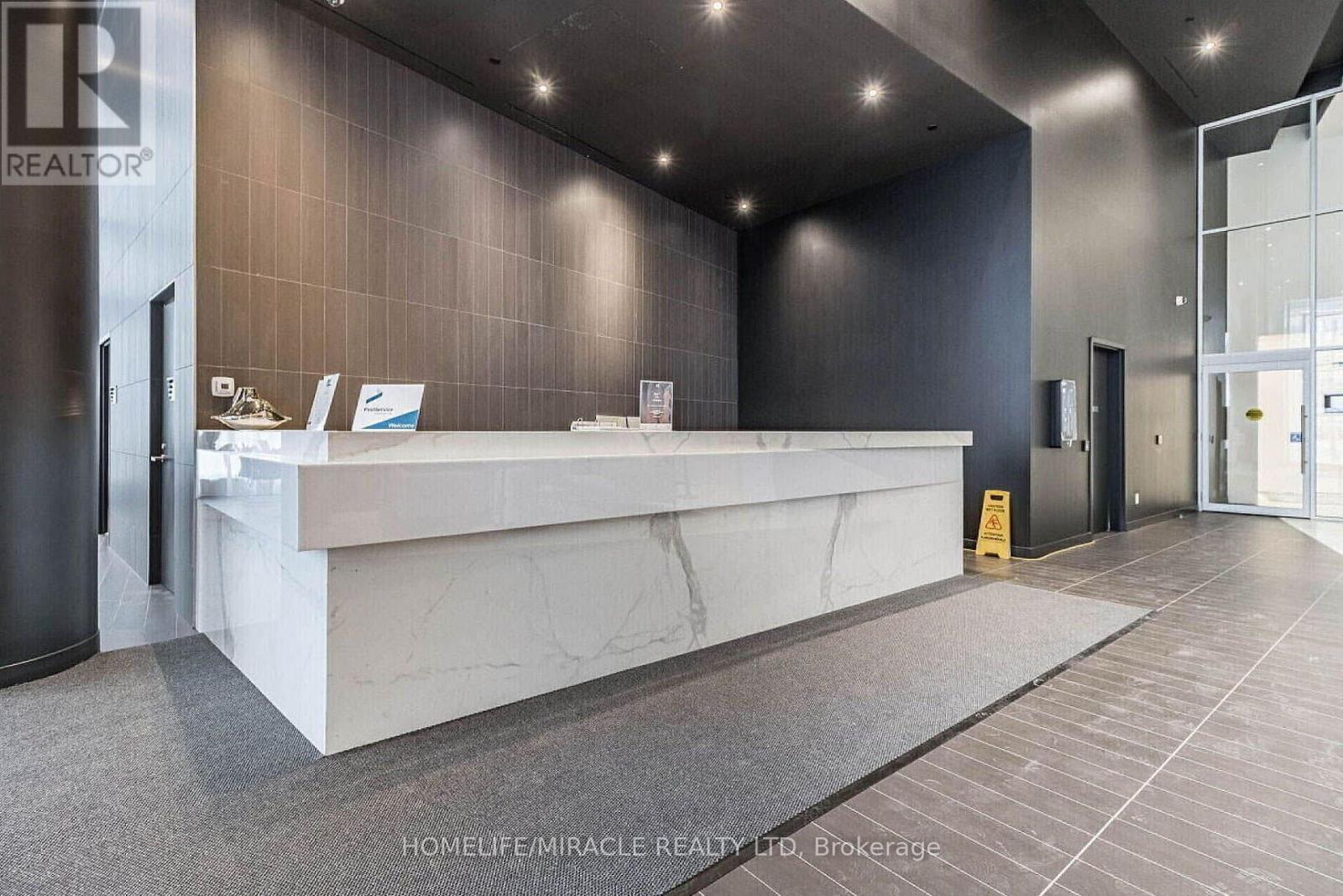 522 - 3900 Confederation Parkway, Mississauga, Ontario L5B 0M3 - Photo 4 - W12778388