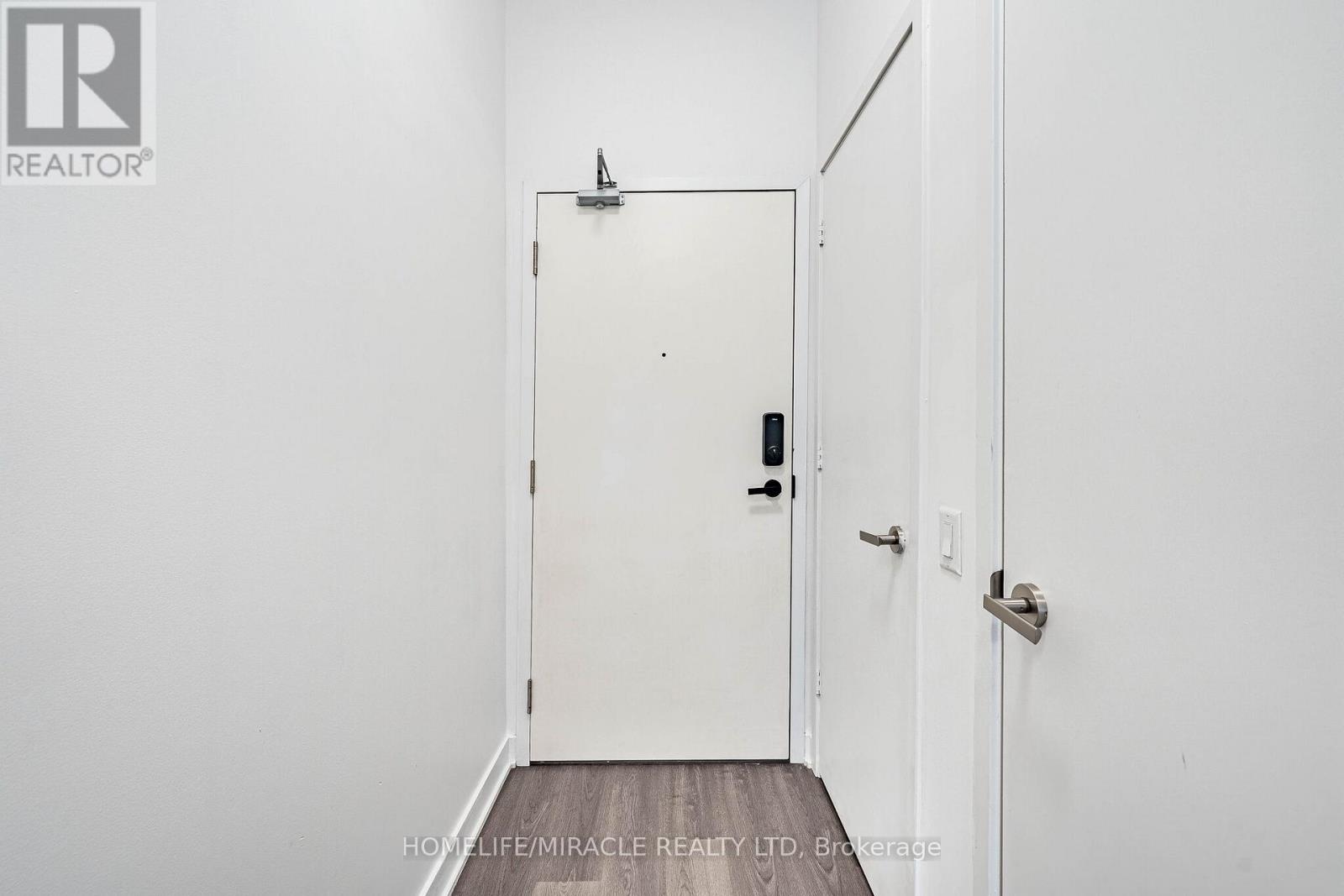 522 - 3900 Confederation Parkway, Mississauga, Ontario L5B 0M3 - Photo 9 - W12778388