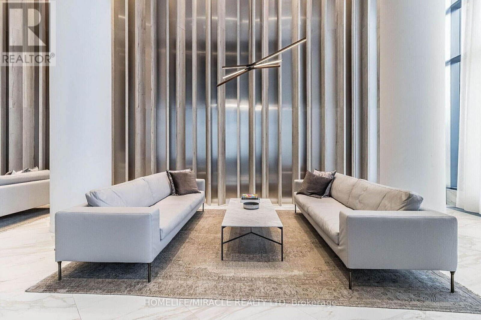 522 - 3900 Confederation Parkway, Mississauga, Ontario L5B 0M3 - Photo 3 - W12778388