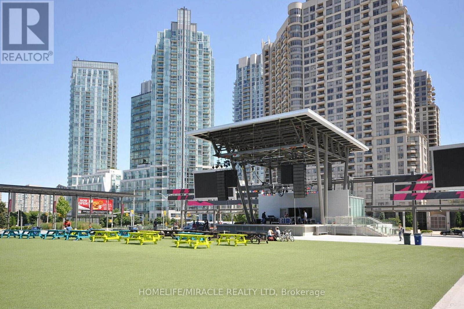 522 - 3900 Confederation Parkway, Mississauga, Ontario L5B 0M3 - Photo 48 - W12778388