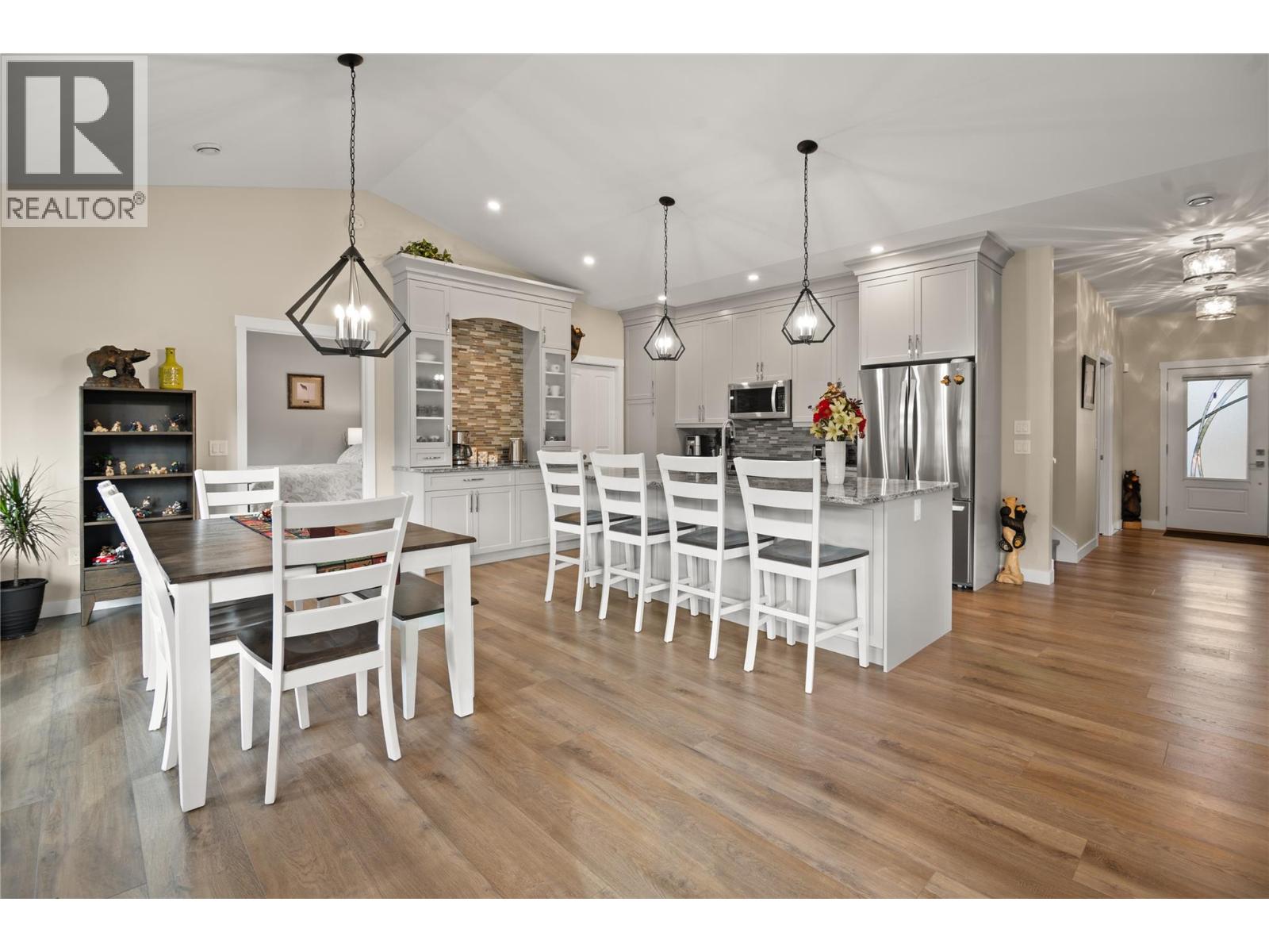 6909 Columbia Ridge Drive, Fairmont Hot Springs, British Columbia  V0B 1L2 - Photo 11 - 10382026