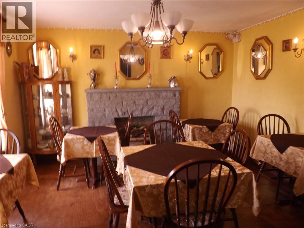 5815 Main Street, Niagara Falls, Ontario  L2G 5Z6 - Photo 2 - 40817617