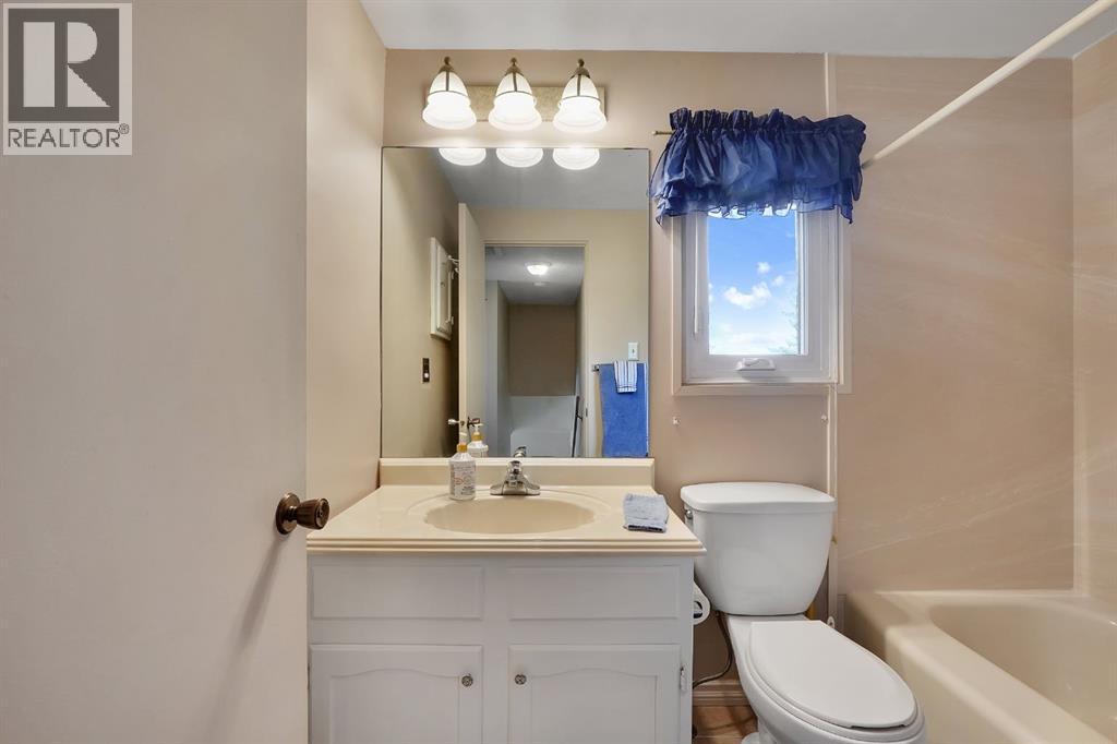 1102 Lake Christina Way SE, Calgary, Alberta  T2J 2R3 - Photo 38 - A2296764