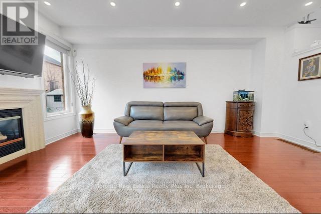 14 Riel Drive, Richmond Hill, Ontario  L4E 4W4 - Photo 17 - N12940648