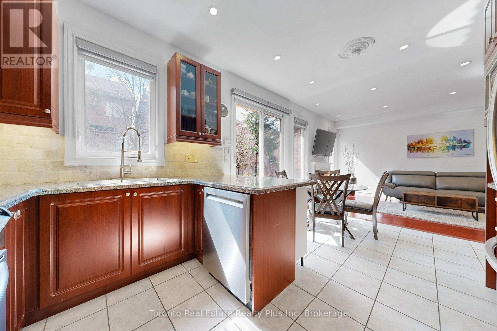 14 Riel Drive, Richmond Hill, Ontario  L4E 4W4 - Photo 30 - N12940648