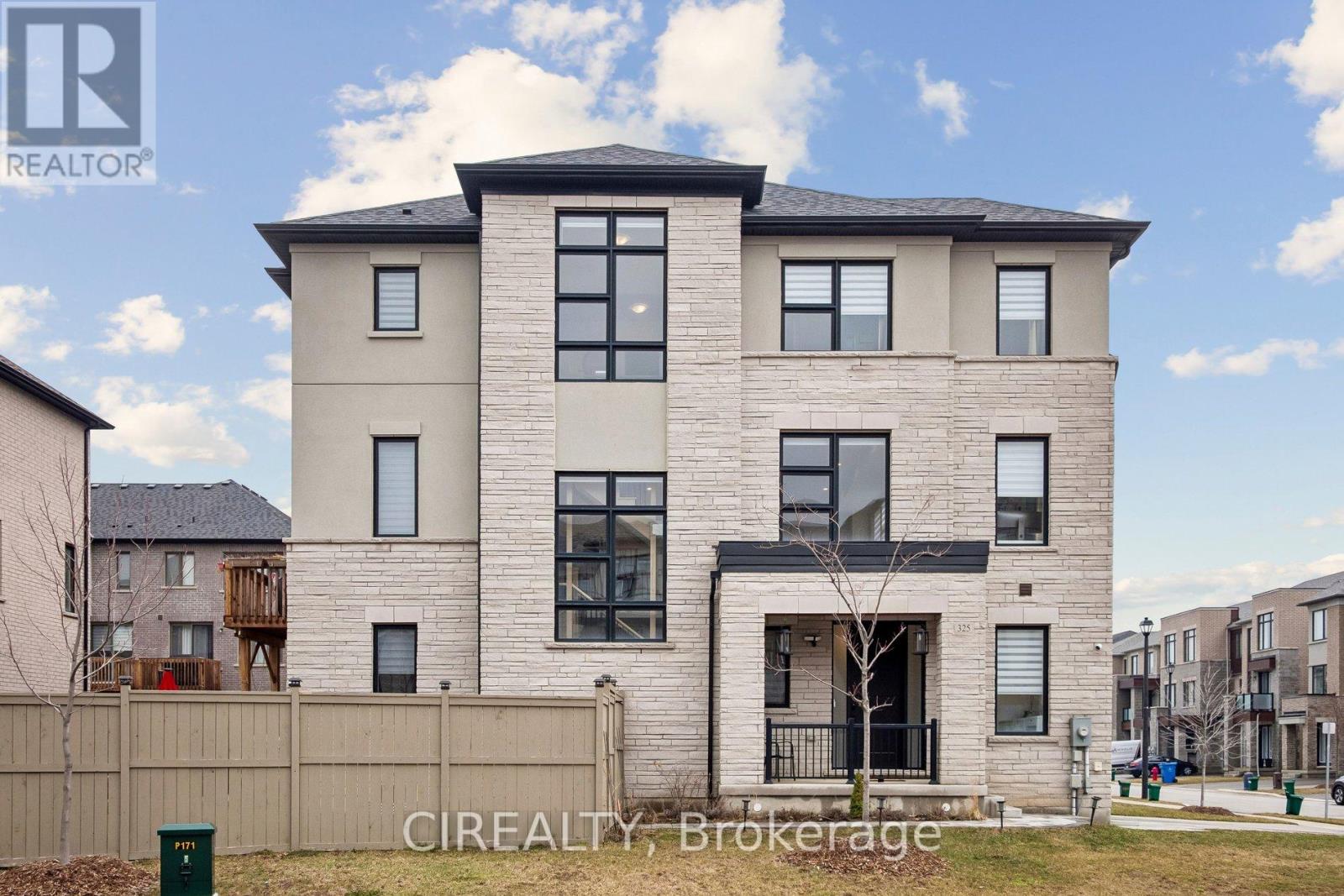 325 LAPLANTE STREET, Newmarket, Ontario