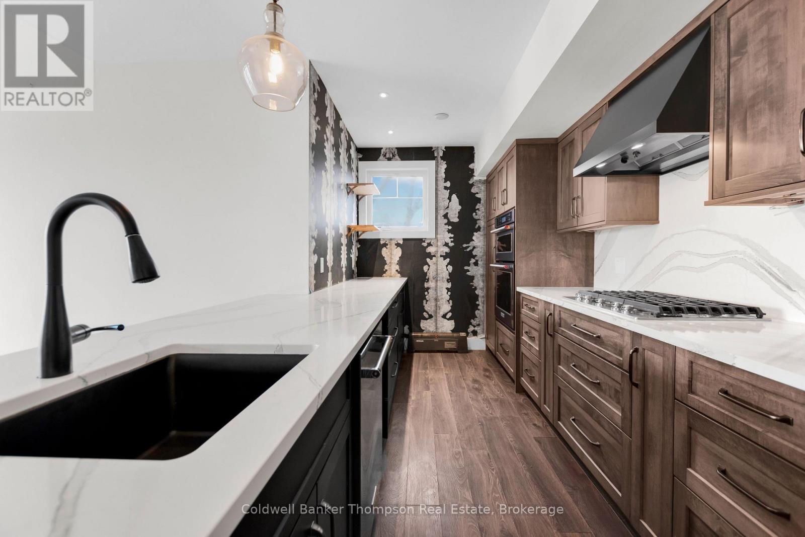 302 - 1 Tree Tops Lane, Huntsville, Ontario  P1H 1A9 - Photo 10 - X12957720