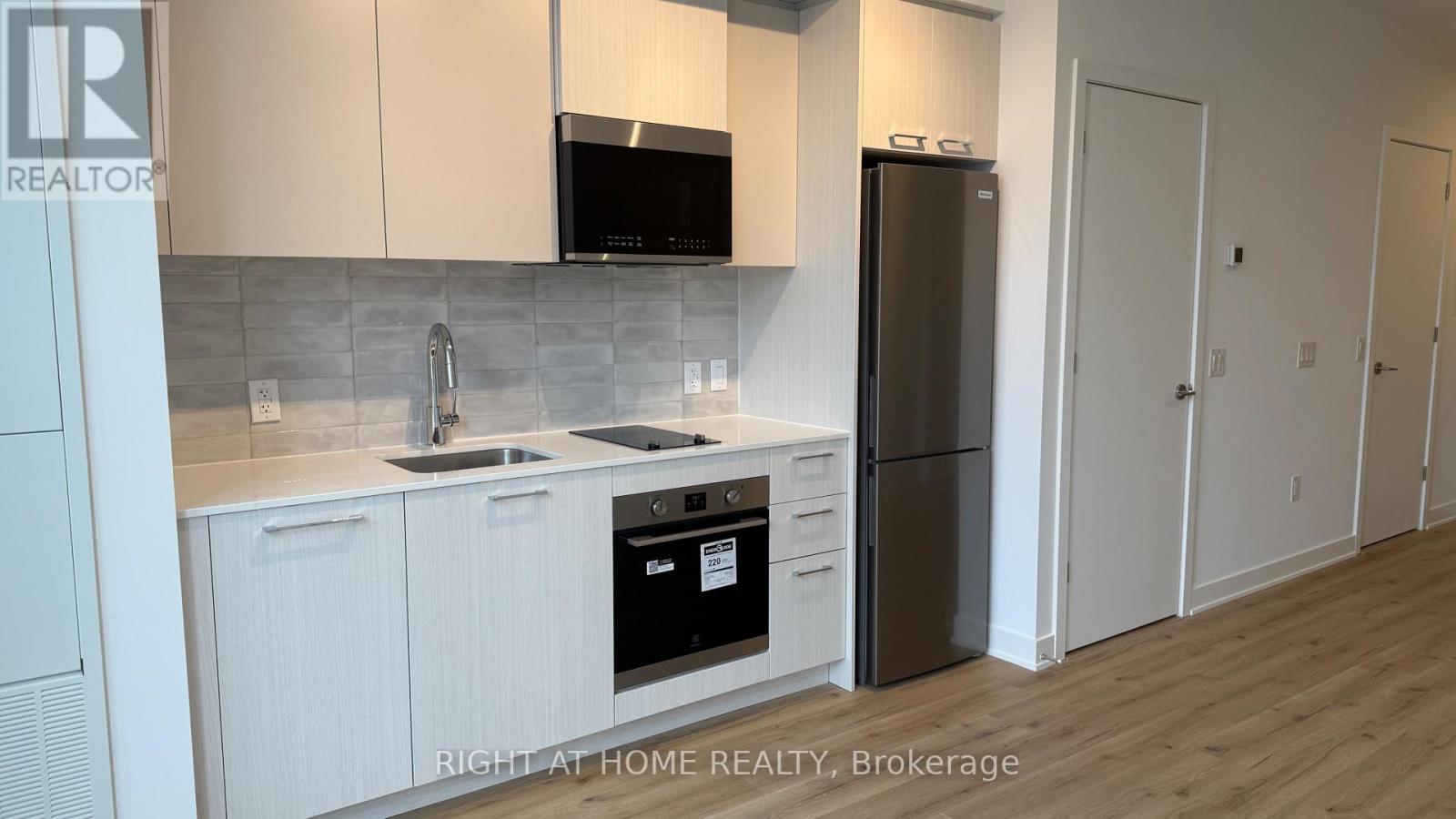 627 - 30 Dreamers Way, Toronto, Ontario  M5A 0Y7 - Photo 3 - C12843932