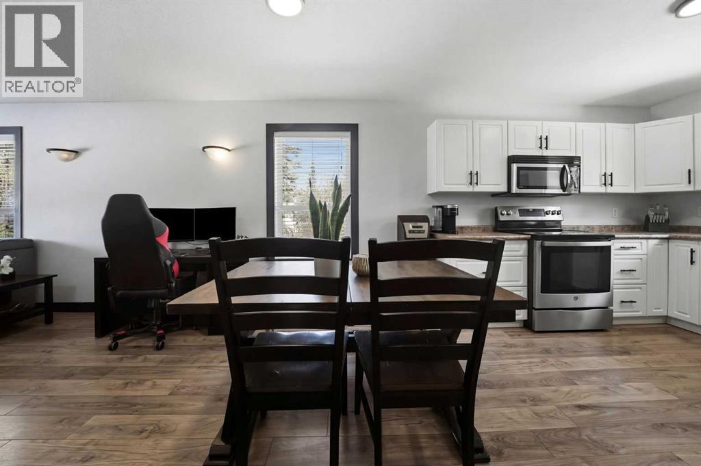 17 Hummingbird Lane, Half Moon Bay, Alberta  T4S 1S1 - Photo 8 - A2296188