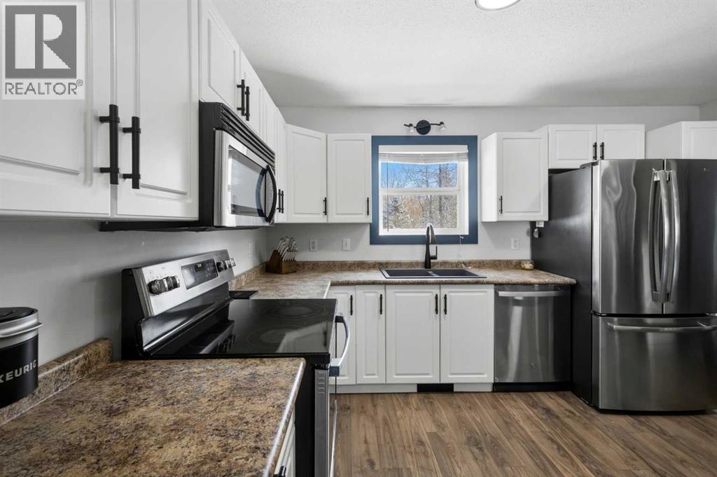 17 Hummingbird Lane, Half Moon Bay, Alberta  T4S 1S1 - Photo 9 - A2296188